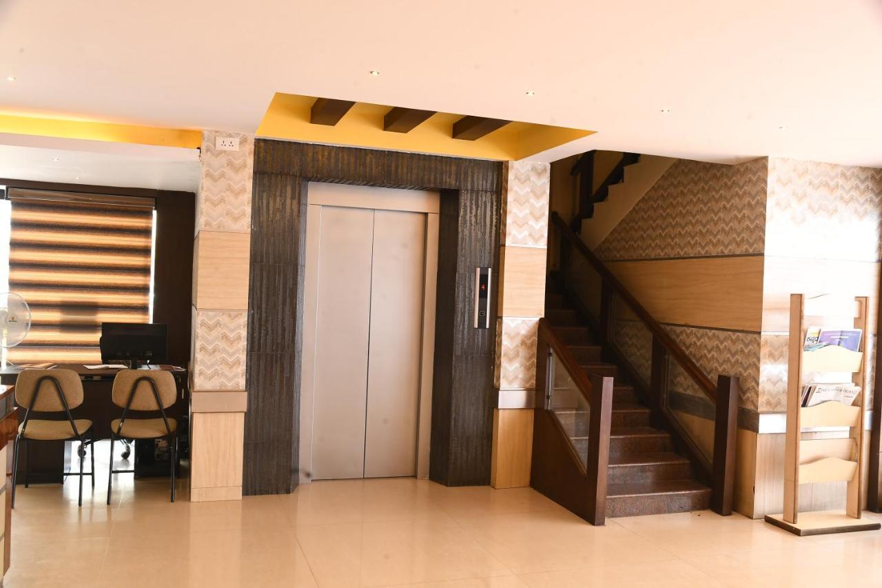 Advaitha Residency Hotel Mysore Exterior foto